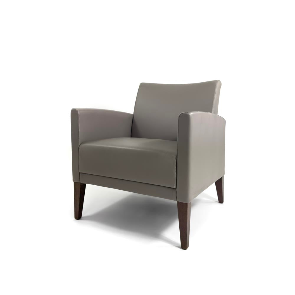 Protocollo: Seater single di Ingleton in pelle marrone chiaro - rinnovato