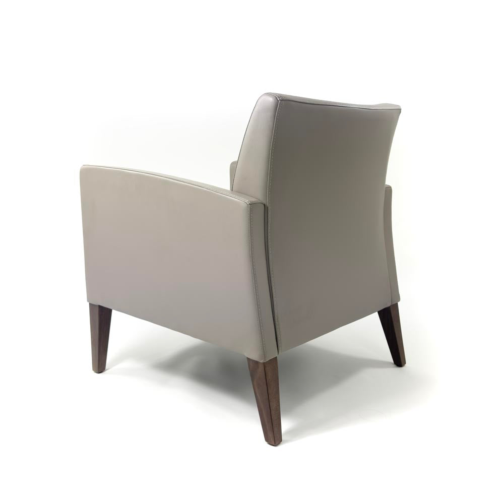Protocollo: Seater single di Ingleton in pelle marrone chiaro - rinnovato