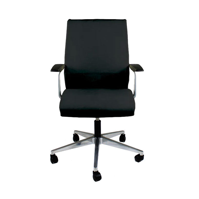 Steelcase: Sedia da Ufficio Think V2 in Tessuto Nero - Ristrutturata