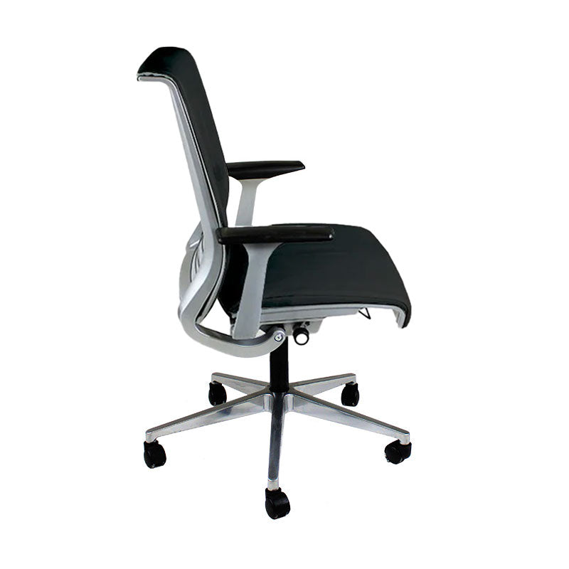 Steelcase: Sedia da Ufficio Think V2 in Tessuto Nero - Ristrutturata