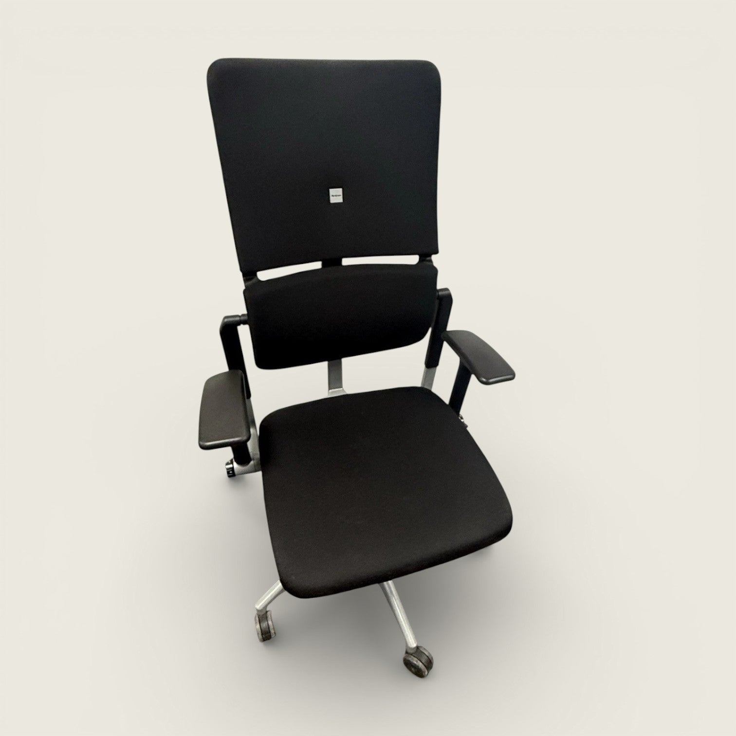 <tc>Steelcase</tc>: Sedia operativa Please V2 - Ricondizionata