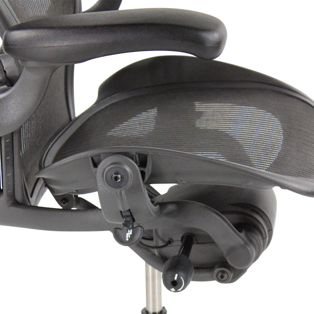 Herman Miller: Aeron - Size B - Full House (Graphite) - Refurbished