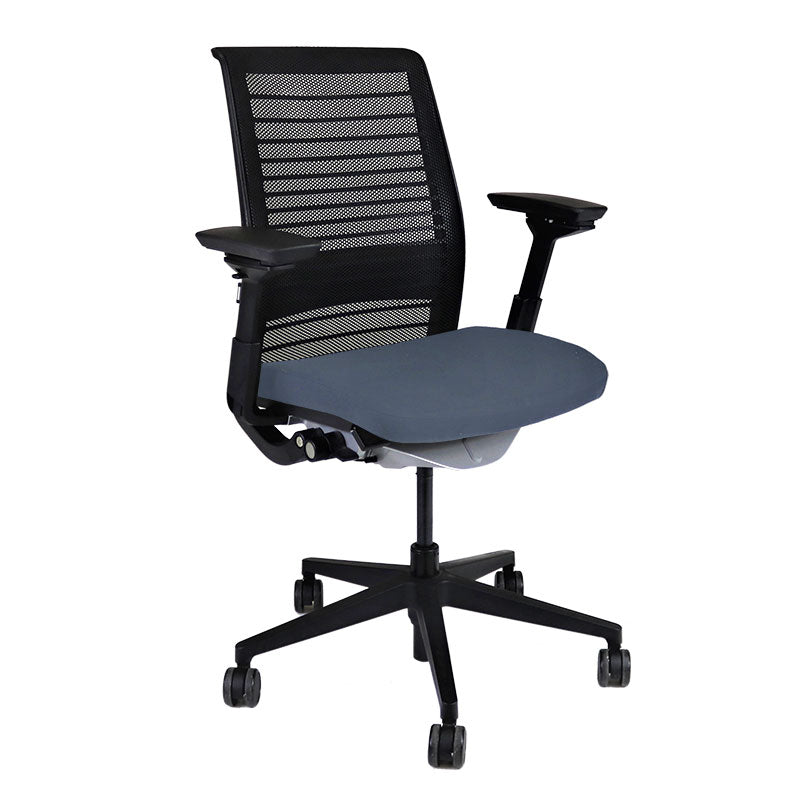 Steelcase: sedia da ufficio Think V2 con schienale in rete - Ristrutturata